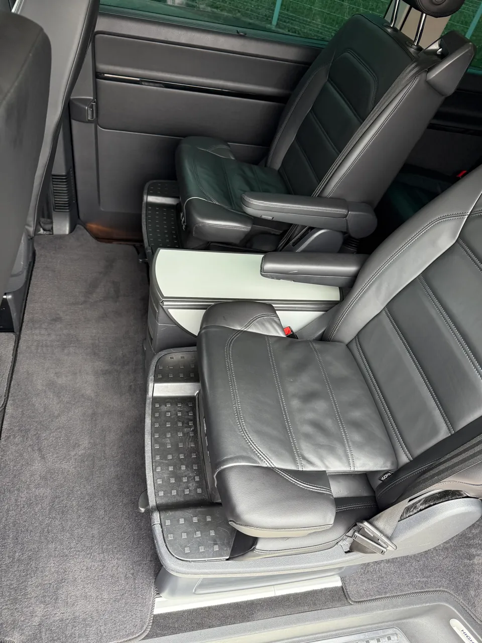 Volkswagen Multivan - фото 31