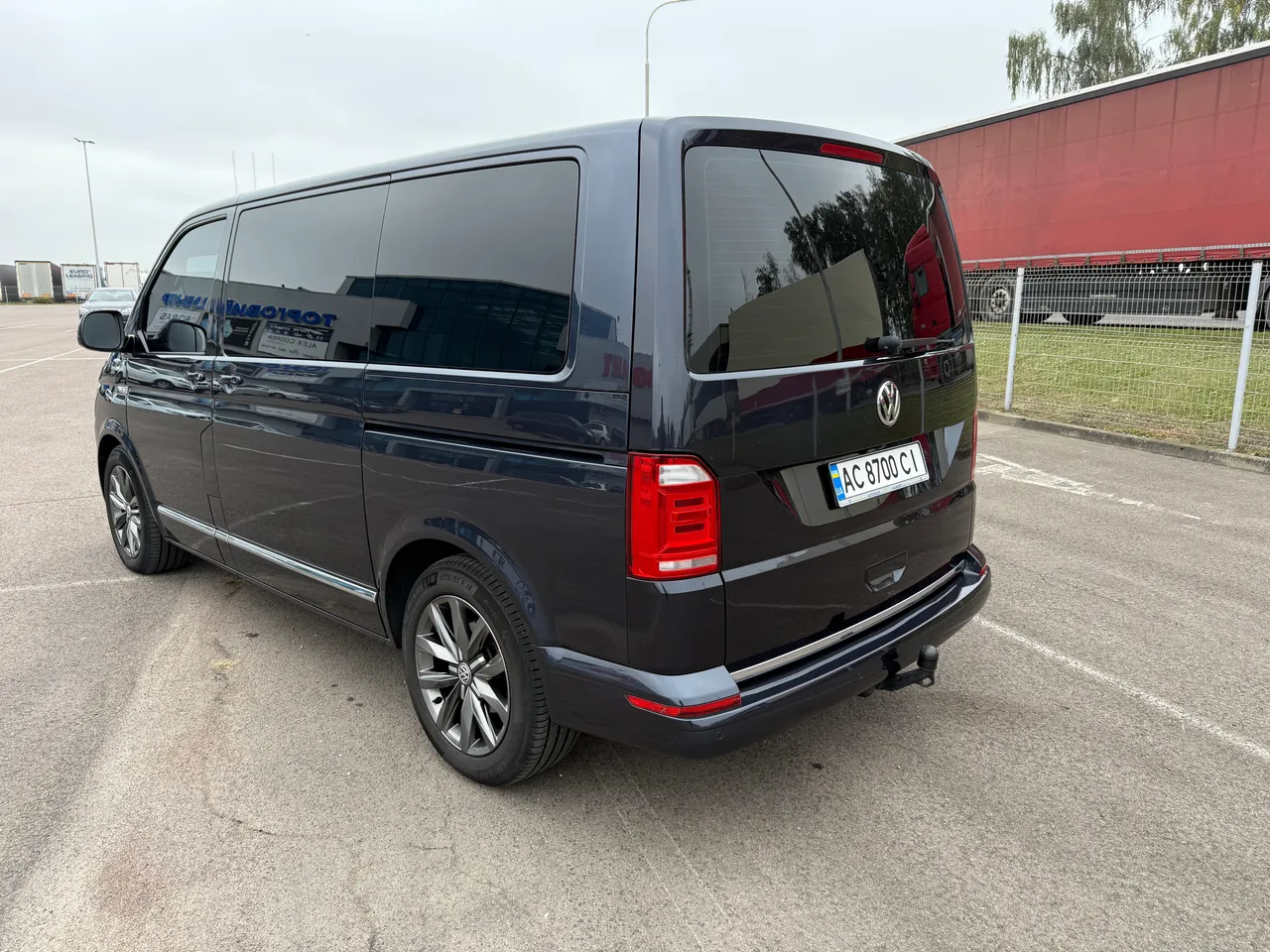 Volkswagen Multivan - фото 37