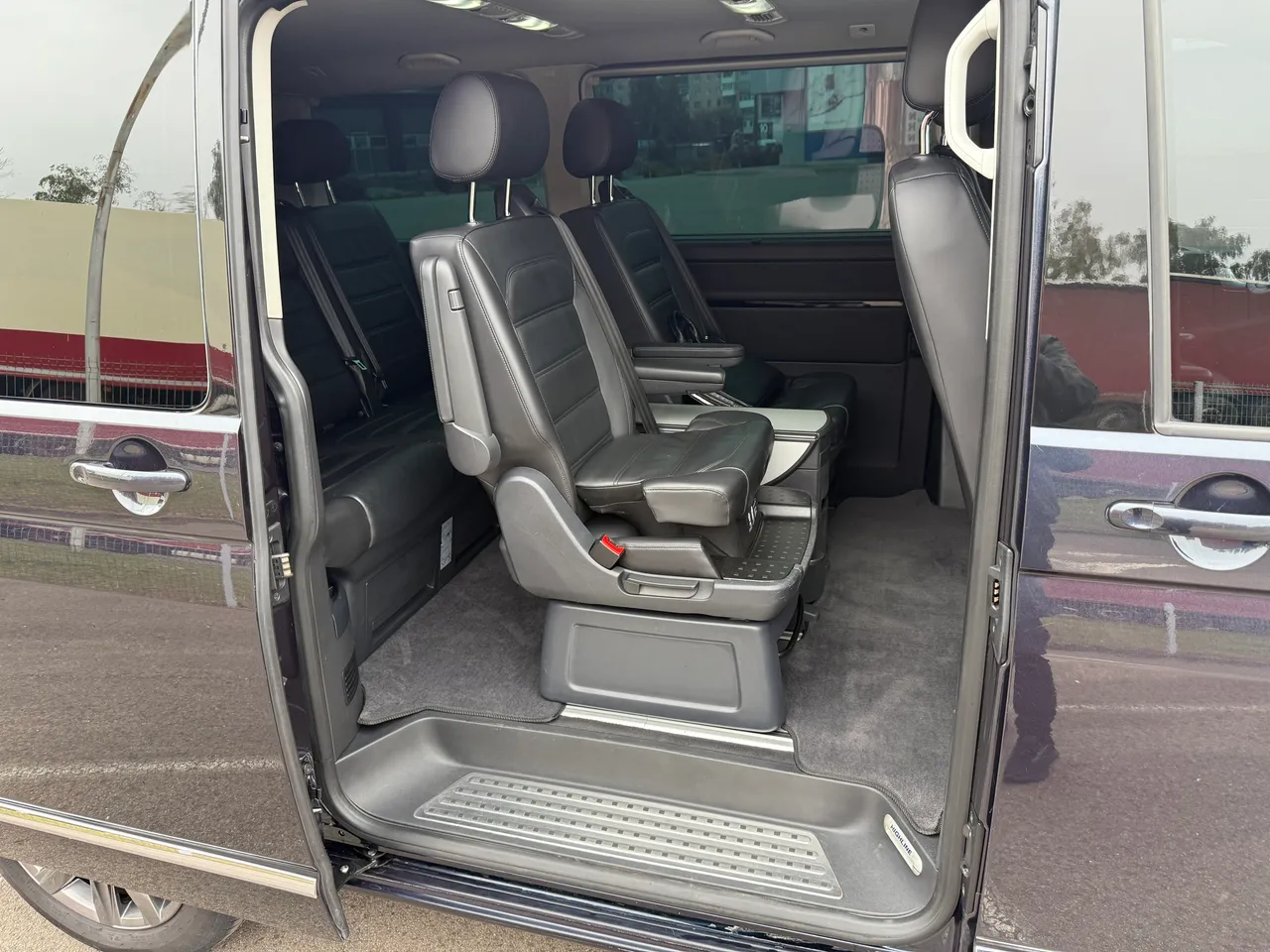 Volkswagen Multivan - фото 23