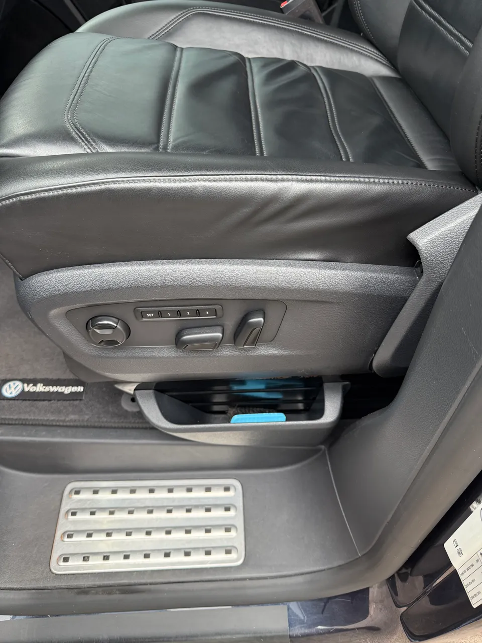 Volkswagen Multivan - фото 9