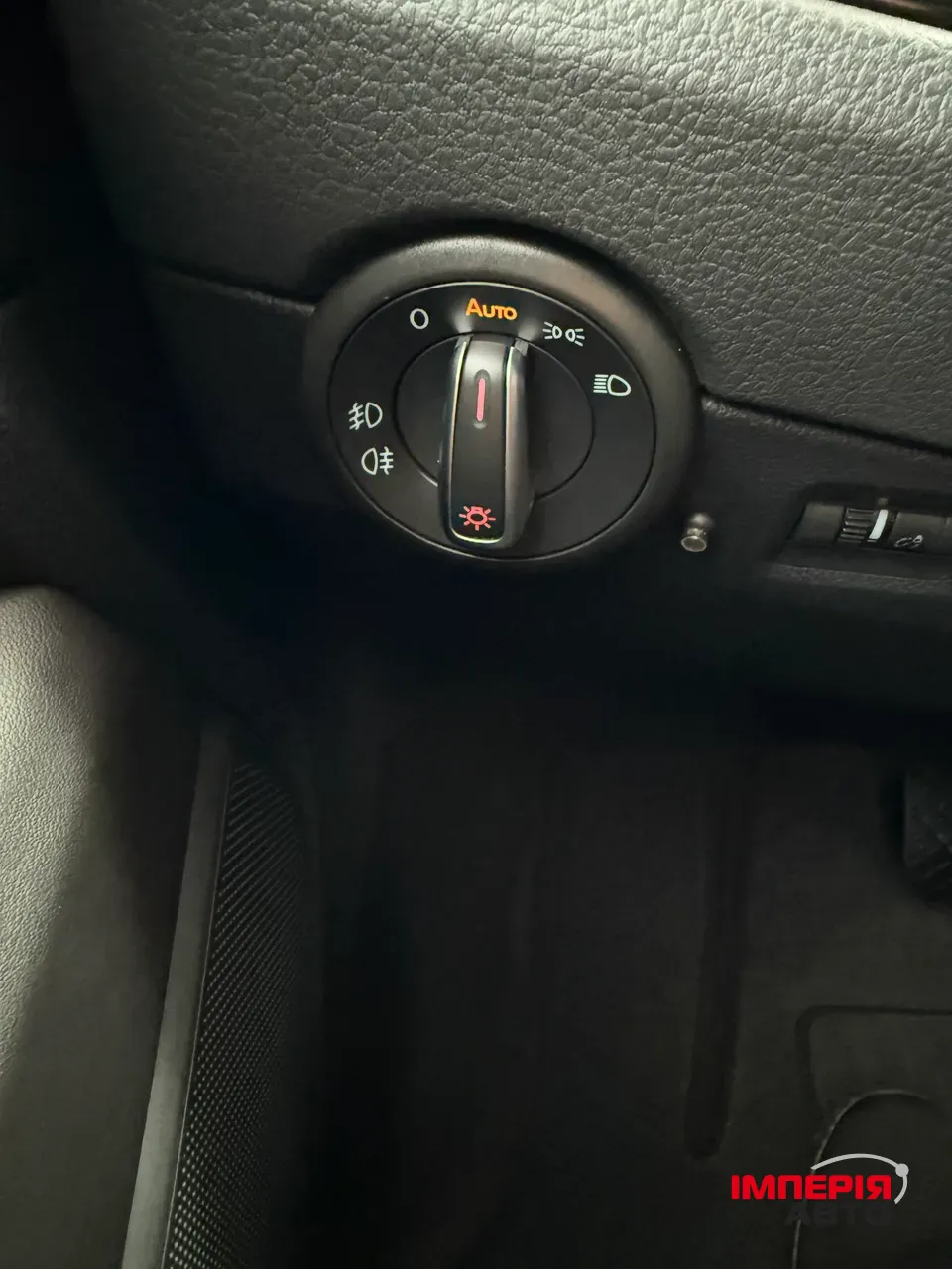 Volkswagen Multivan - фото 3