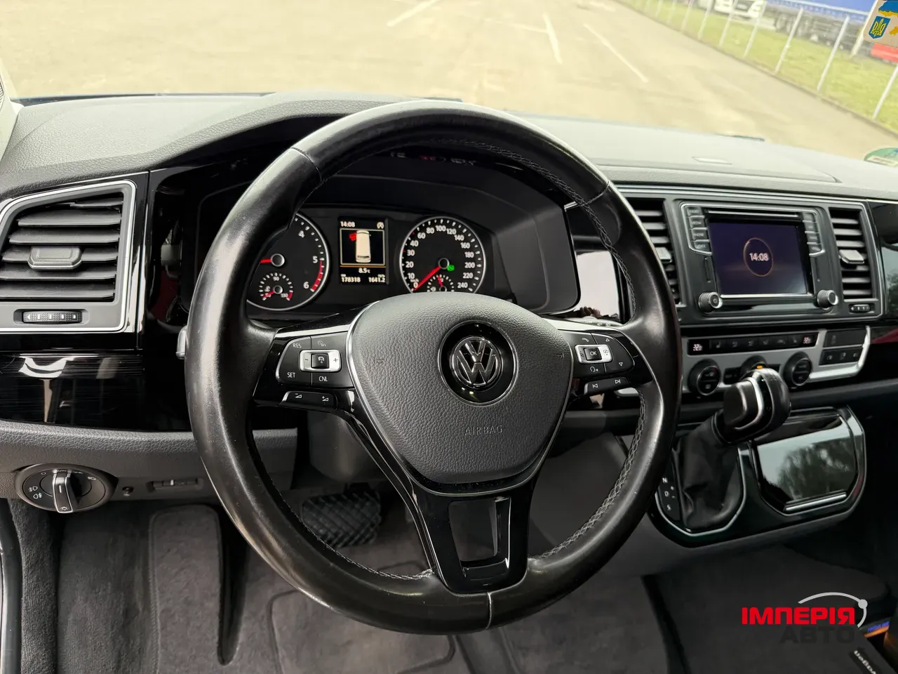 Volkswagen Multivan - фото 7