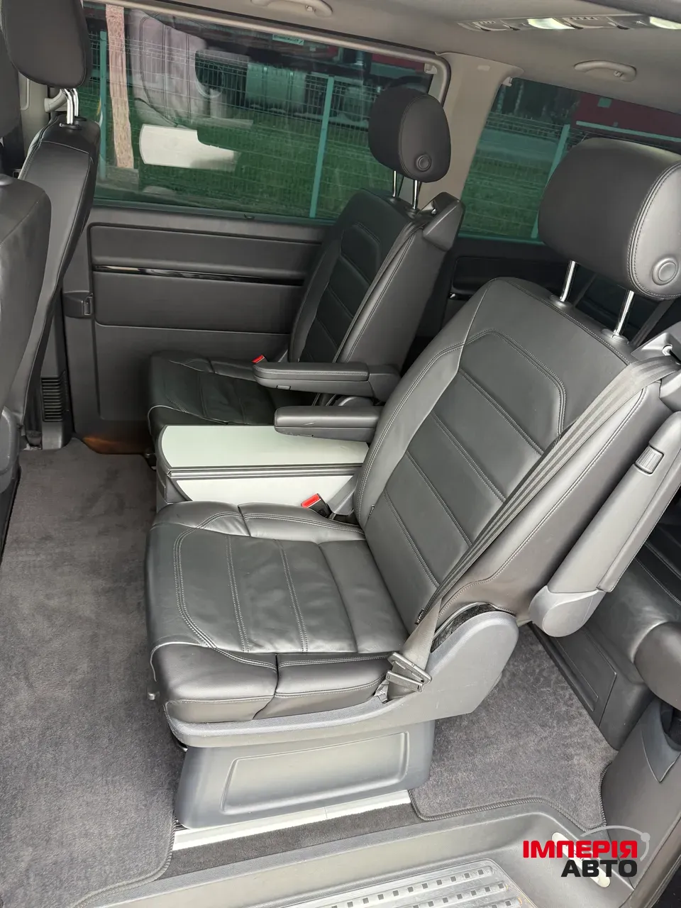 Volkswagen Multivan - фото 30