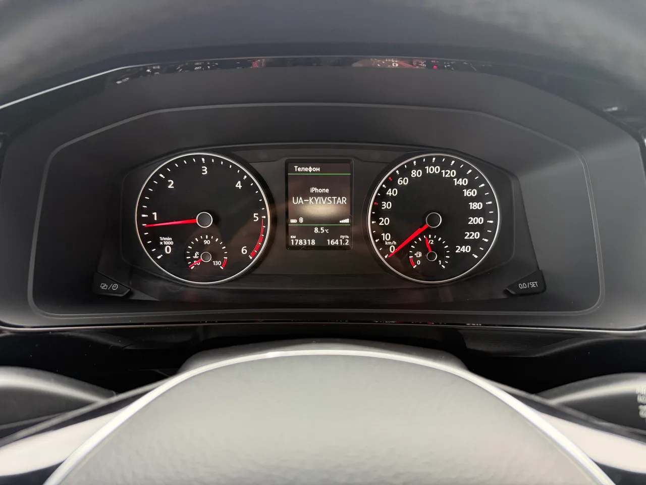 Volkswagen Multivan - фото 6