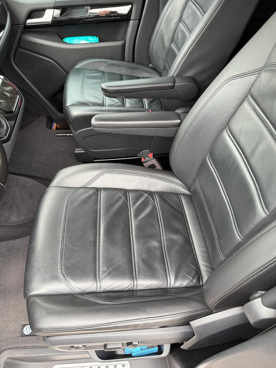 Volkswagen Multivan - фото 8