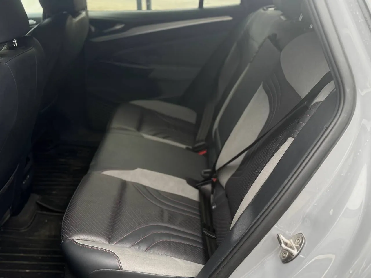 Volkswagen ID.4 - фото 11