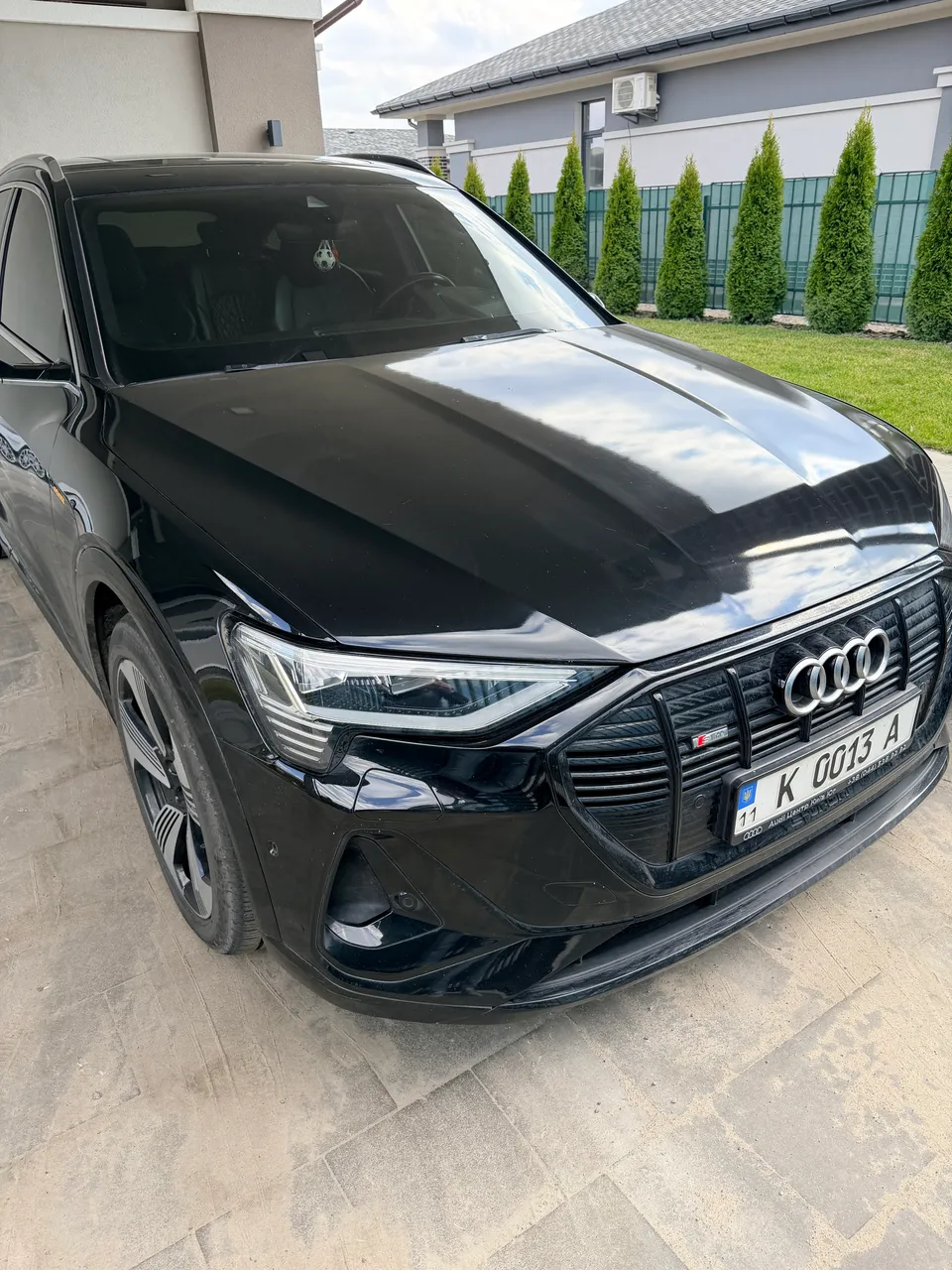 Audi e-tron - фото 3