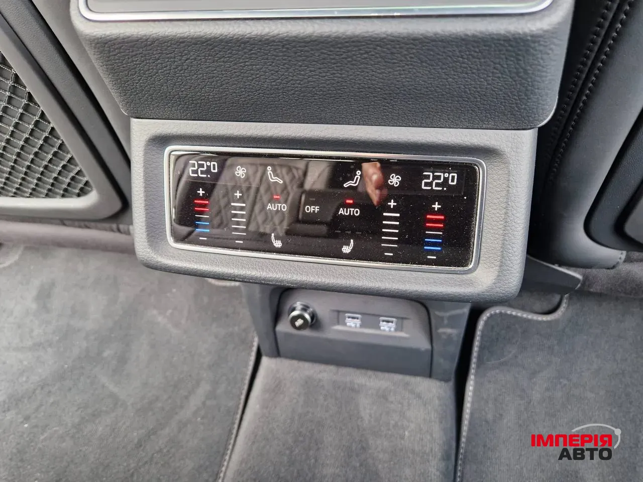 Audi e-tron - фото 11