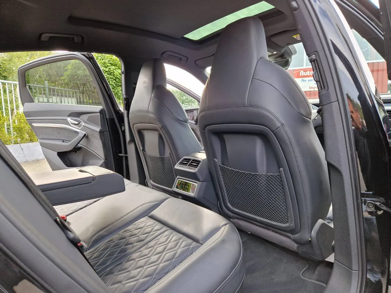 Audi e-tron - фото 9