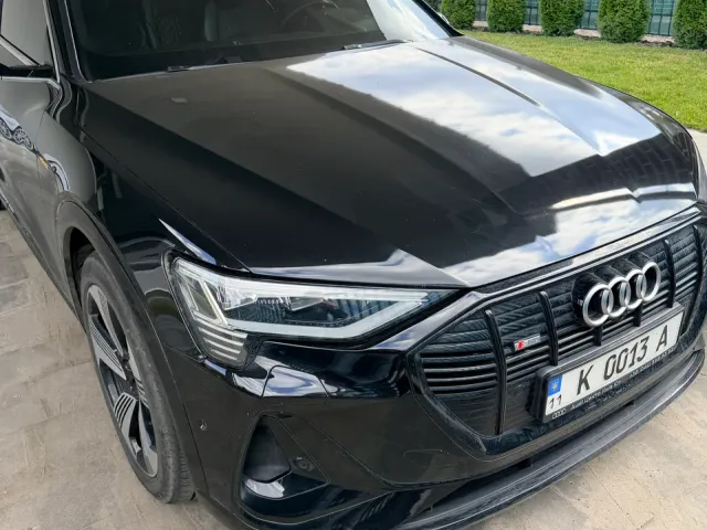 Audi e-tron - фото 3