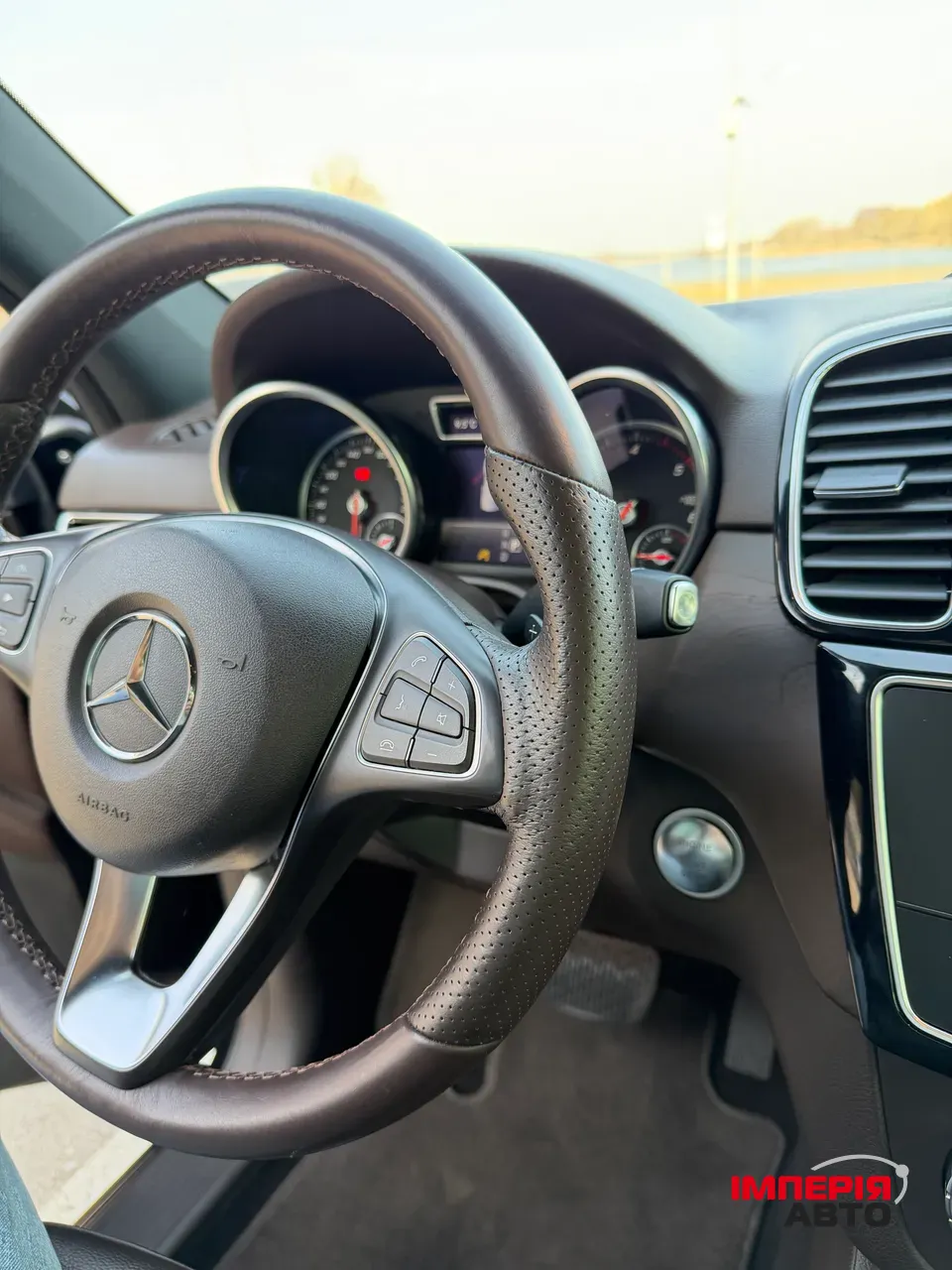 Mercedes-Benz GLE - фото 10