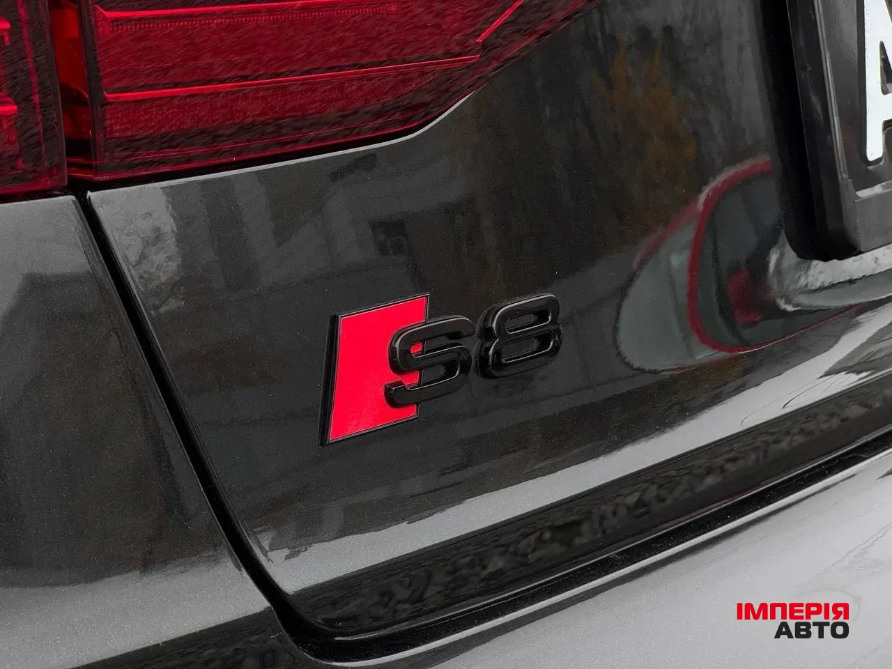 Audi S8 - фото 17