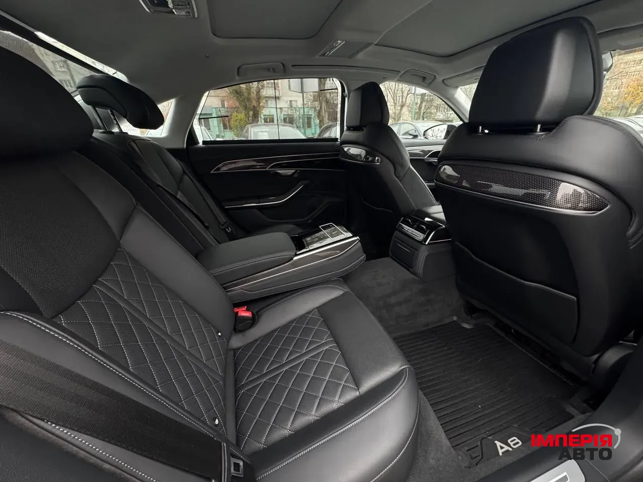 Audi S8 - фото 18