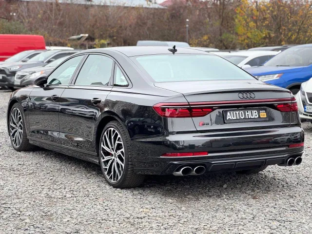 Audi S8 - фото 4