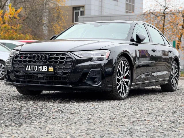 Audi S8 - фото 2