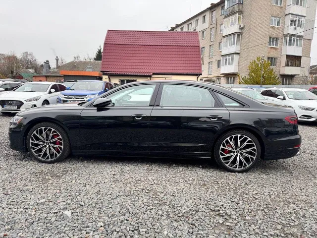 Audi S8 - фото 3