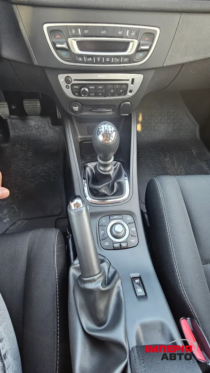 Renault Megane - фото 15
