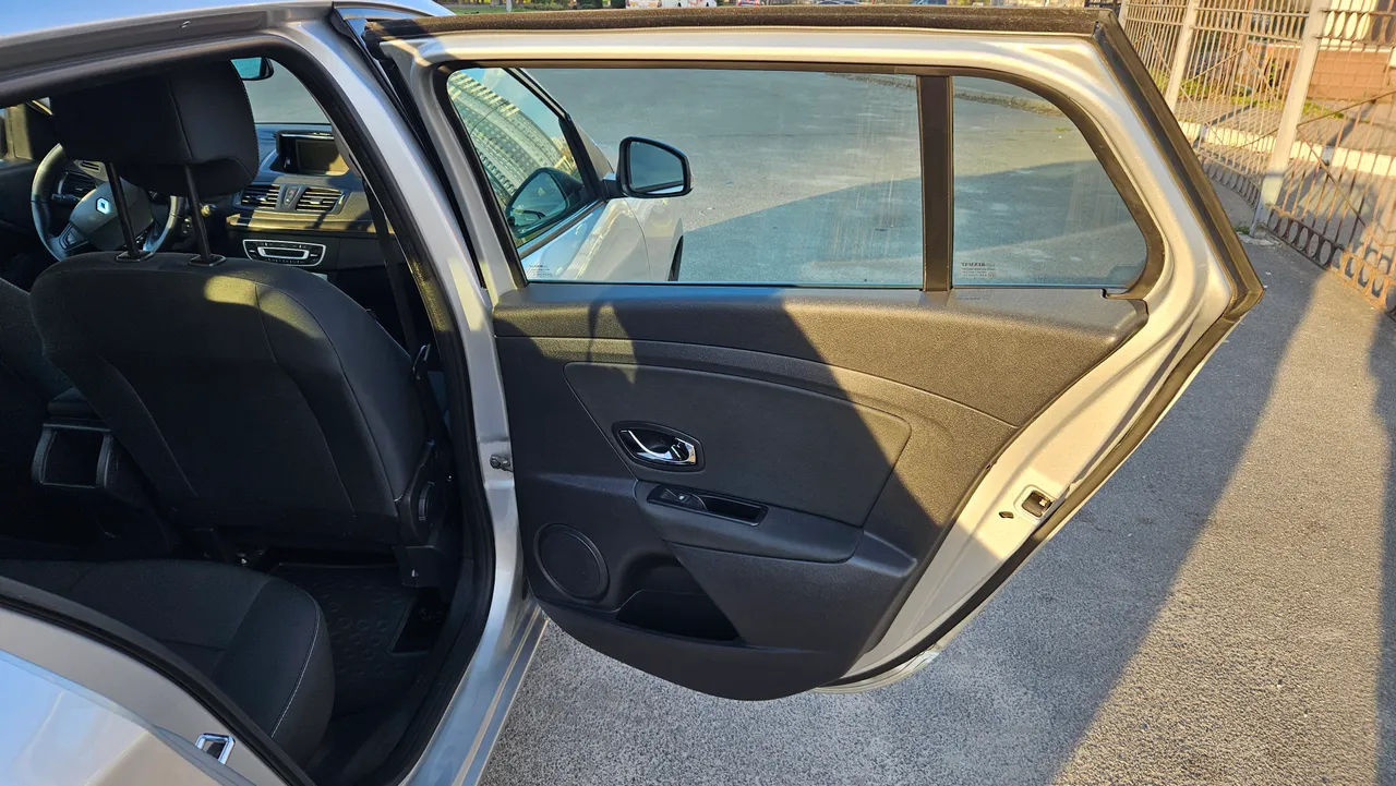 Renault Megane - фото 23