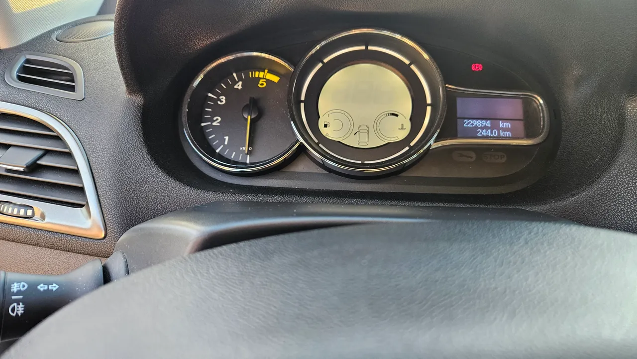 Renault Megane - фото 13