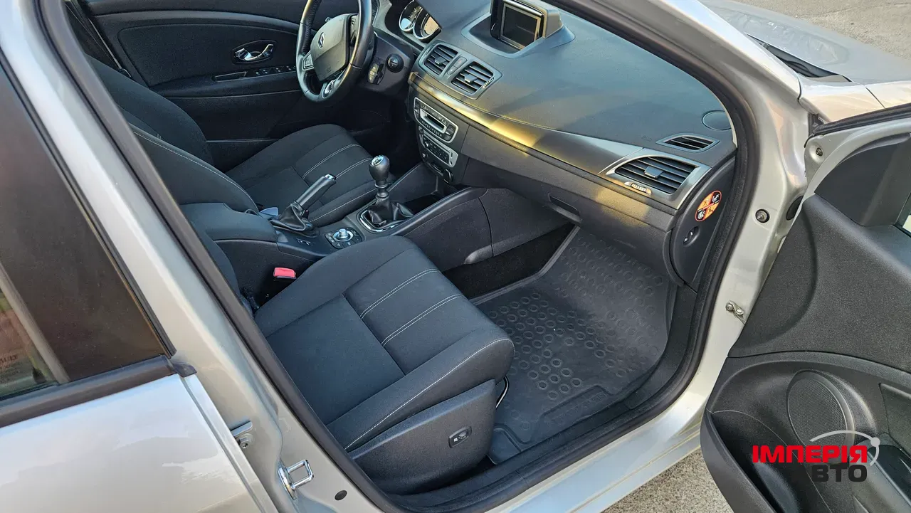 Renault Megane - фото 26