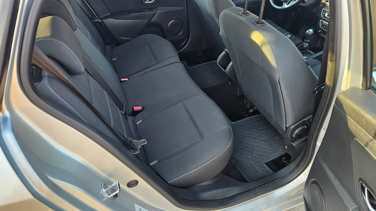 Renault Megane - фото 24