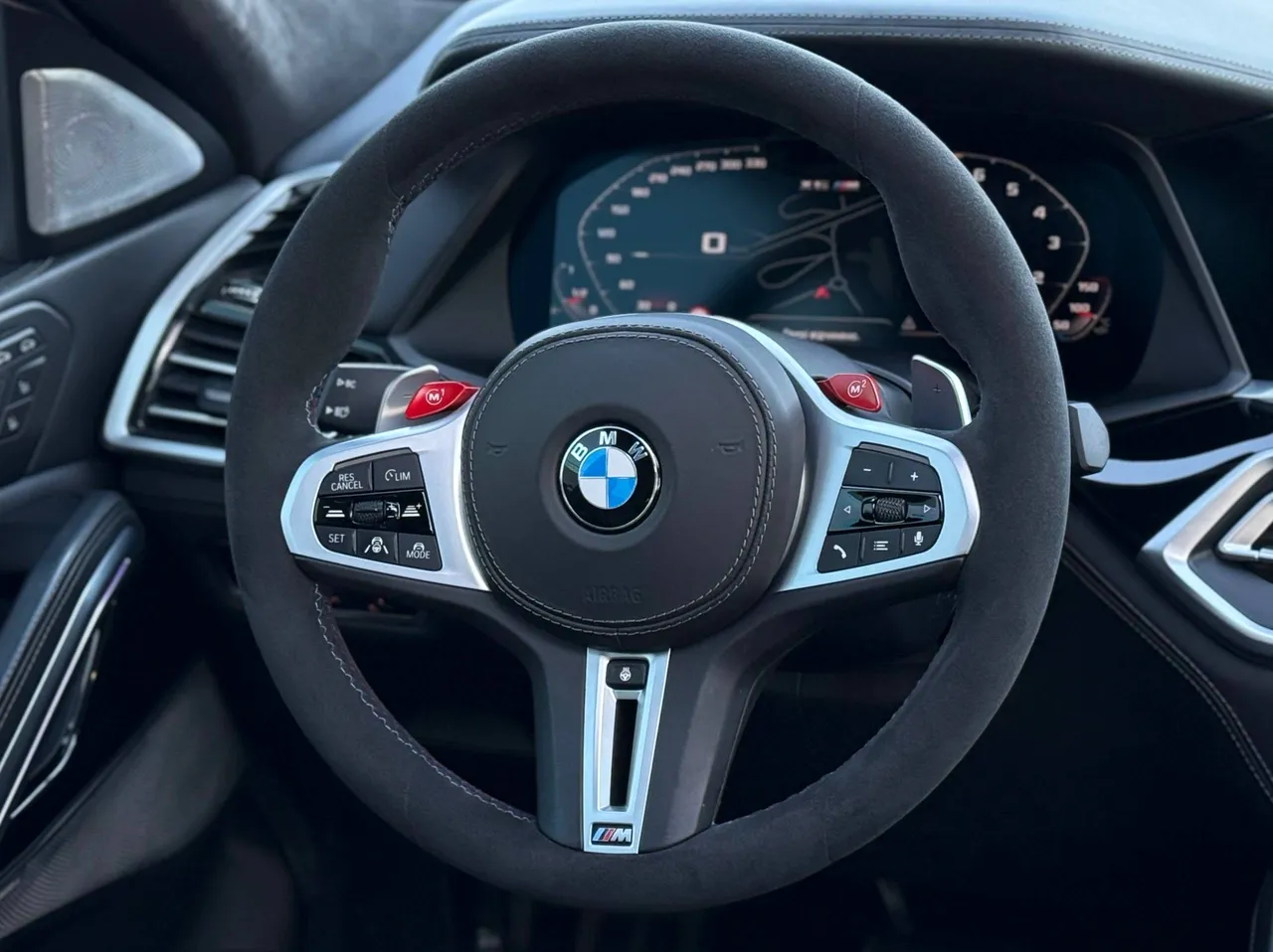 BMW X6 M - фото 28