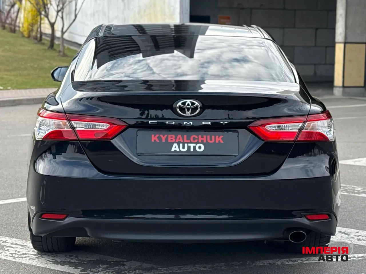 Toyota Camry - фото 3