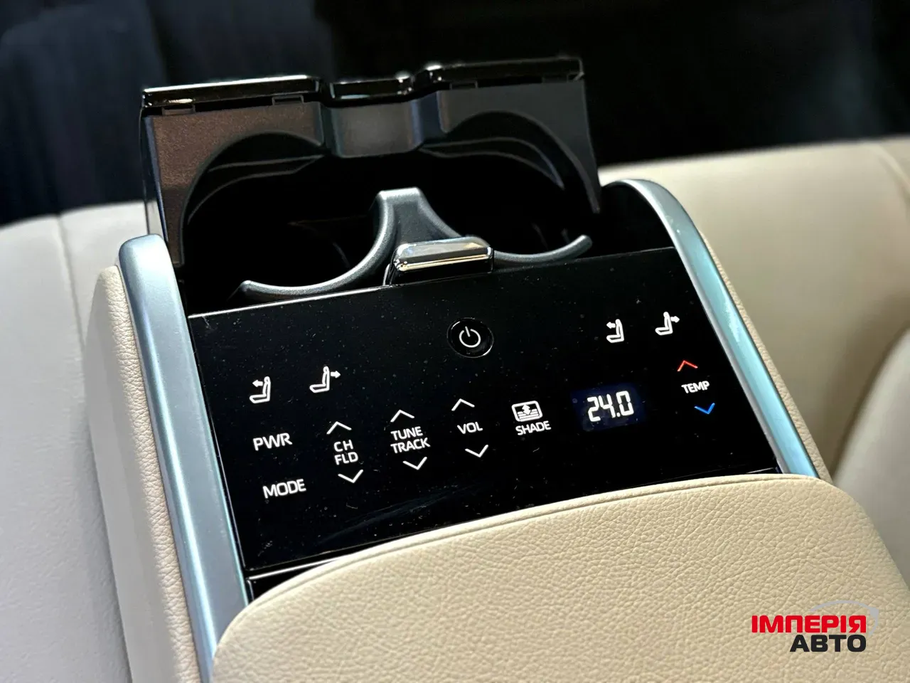 Toyota Camry - фото 15