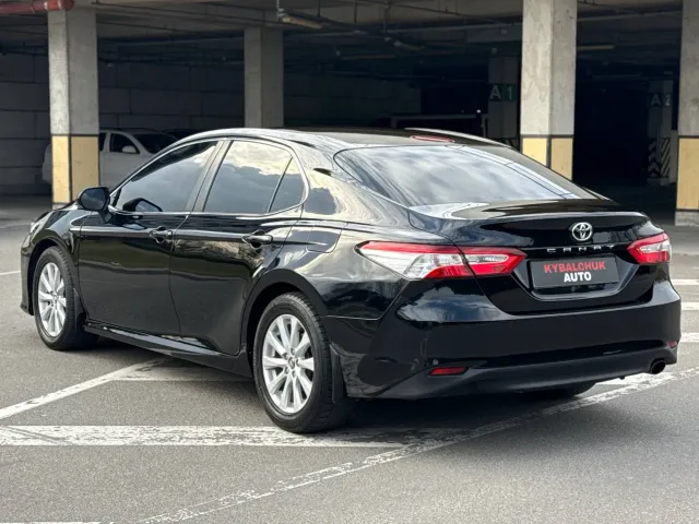 Toyota Camry - фото 4
