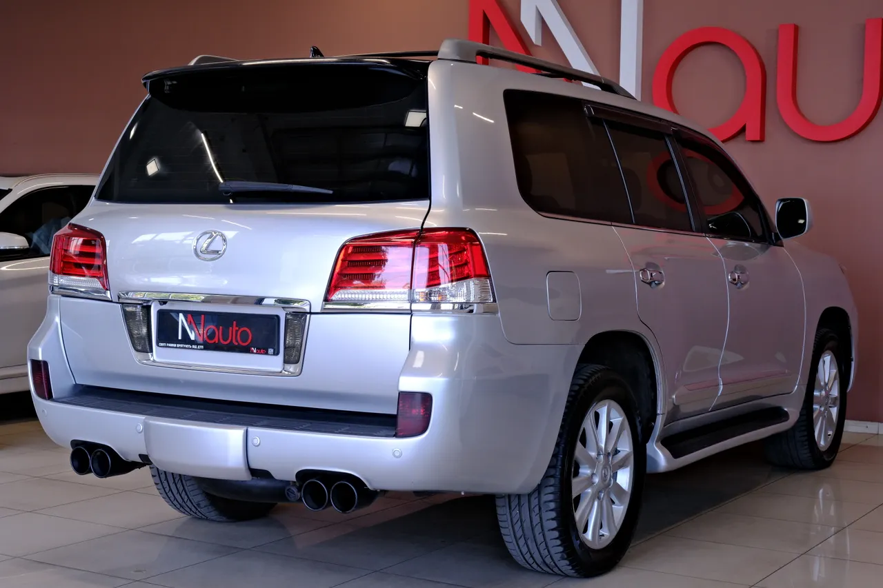 Lexus LX - фото 5