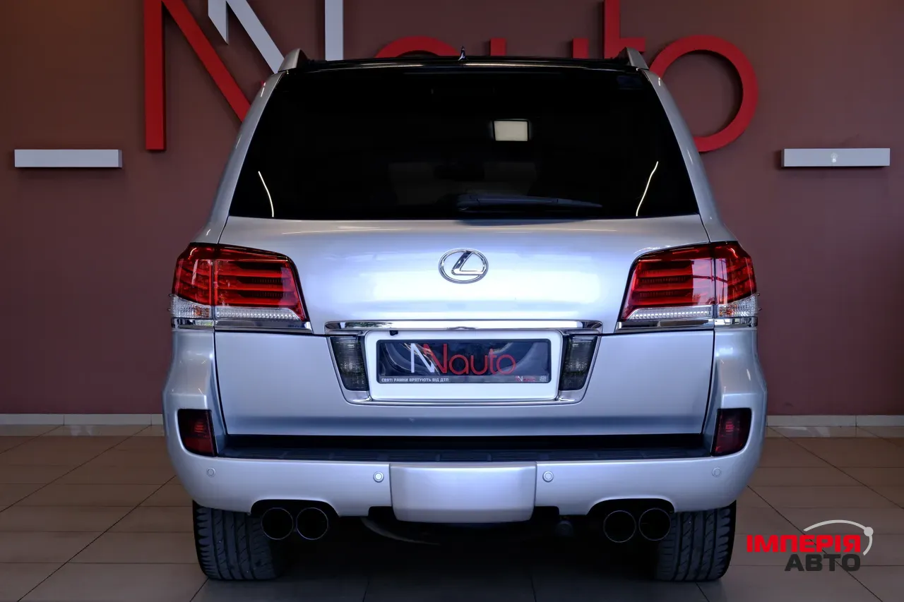 Lexus LX - фото 6