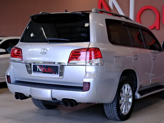 Lexus LX - фото 5