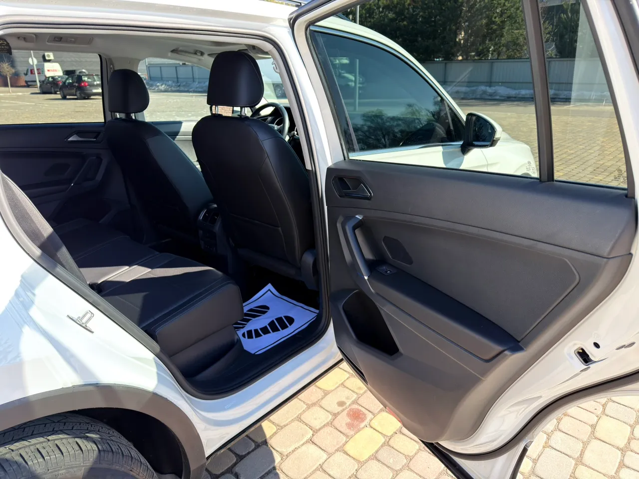 Volkswagen Tiguan - фото 10