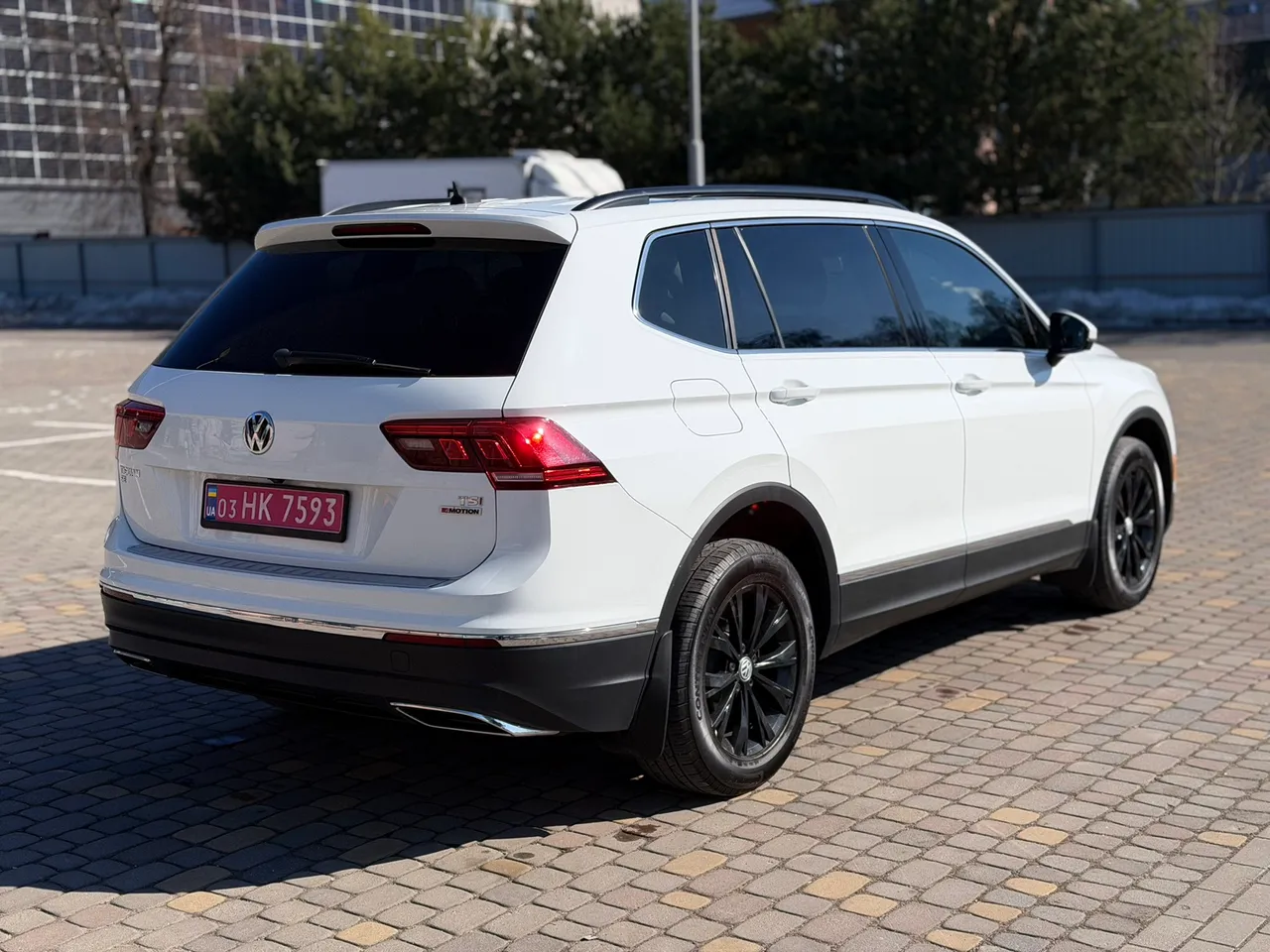Volkswagen Tiguan - фото 5