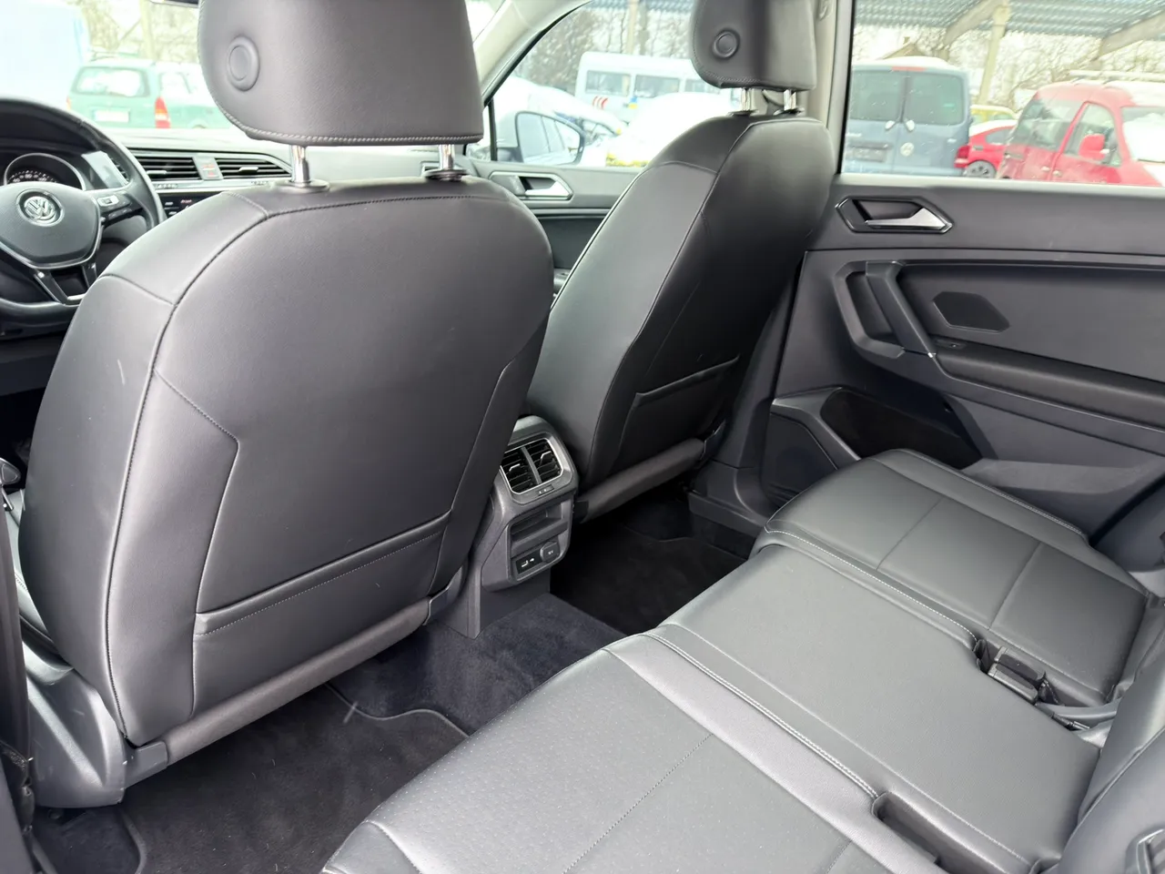 Volkswagen Tiguan - фото 14