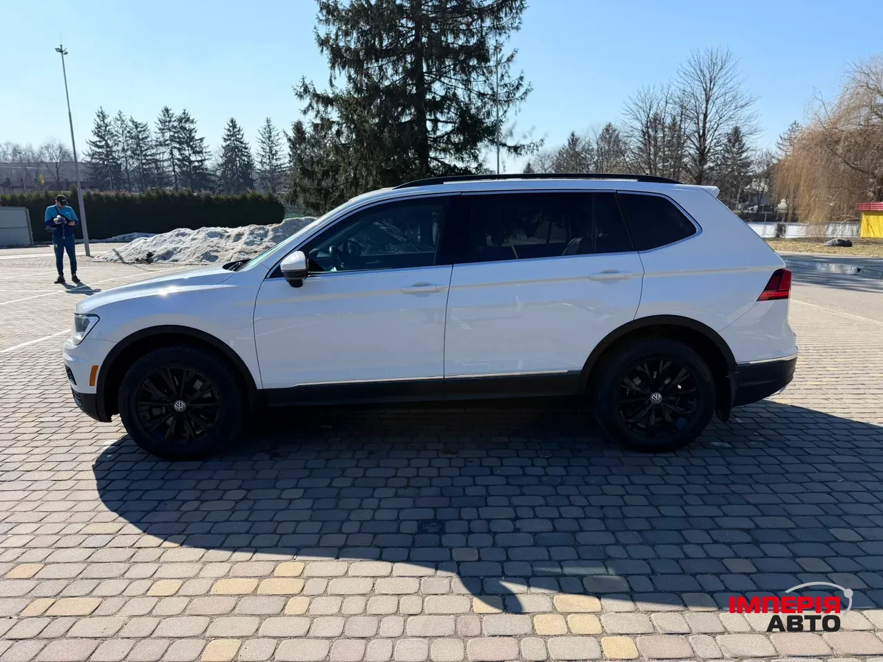 Volkswagen Tiguan - фото 8