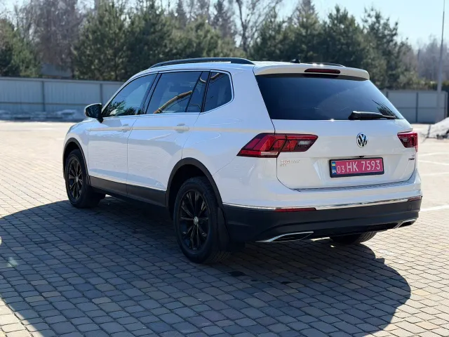 Volkswagen Tiguan - фото 3