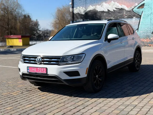 Volkswagen Tiguan - фото 4