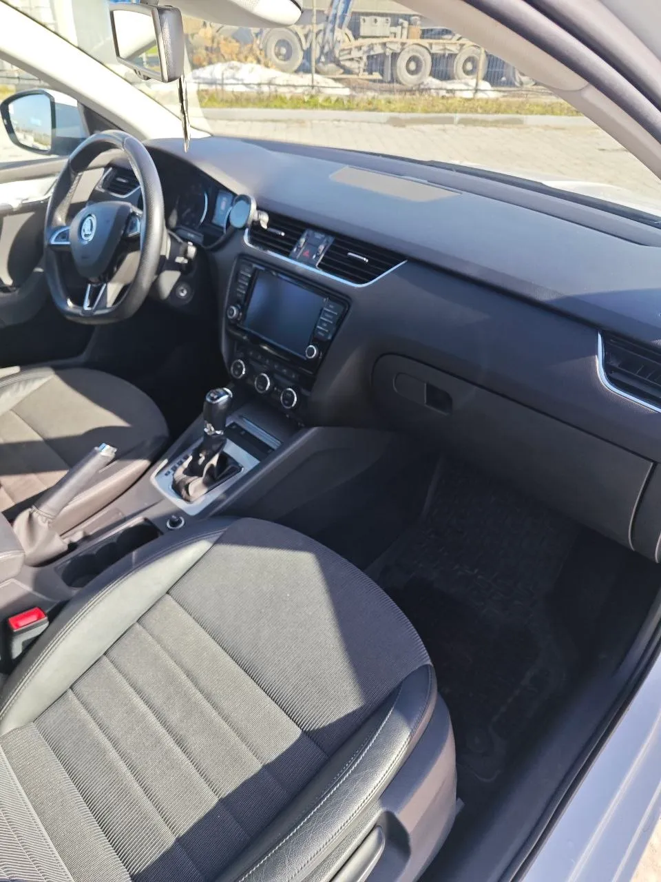 Skoda Octavia - фото 3