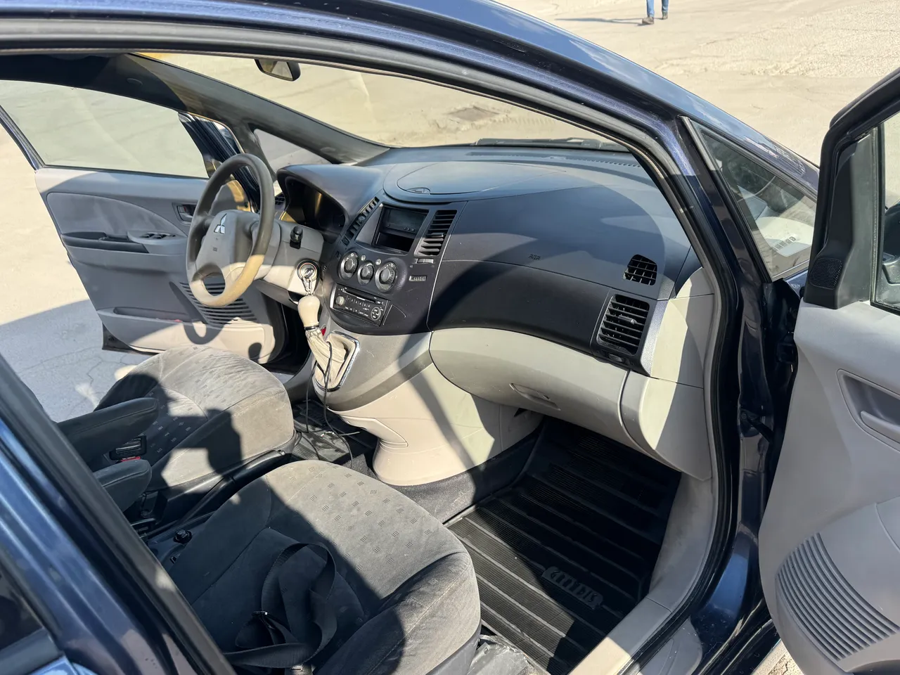 Mitsubishi Grandis - фото 40