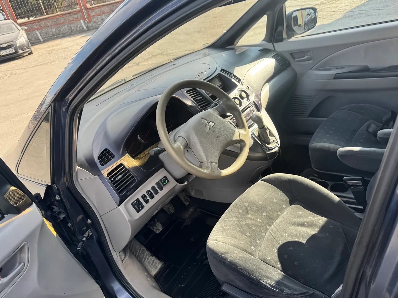 Mitsubishi Grandis - фото 33