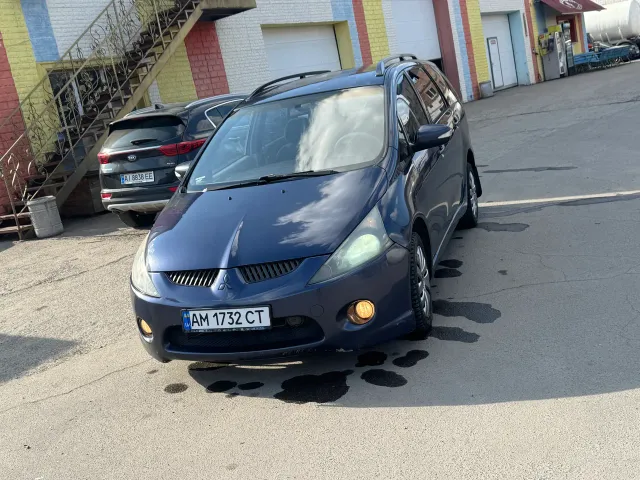 Mitsubishi Grandis - фото 1
