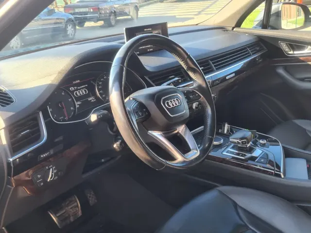 Audi Q7 - фото 5