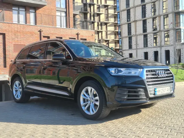 Audi Q7 - фото 3