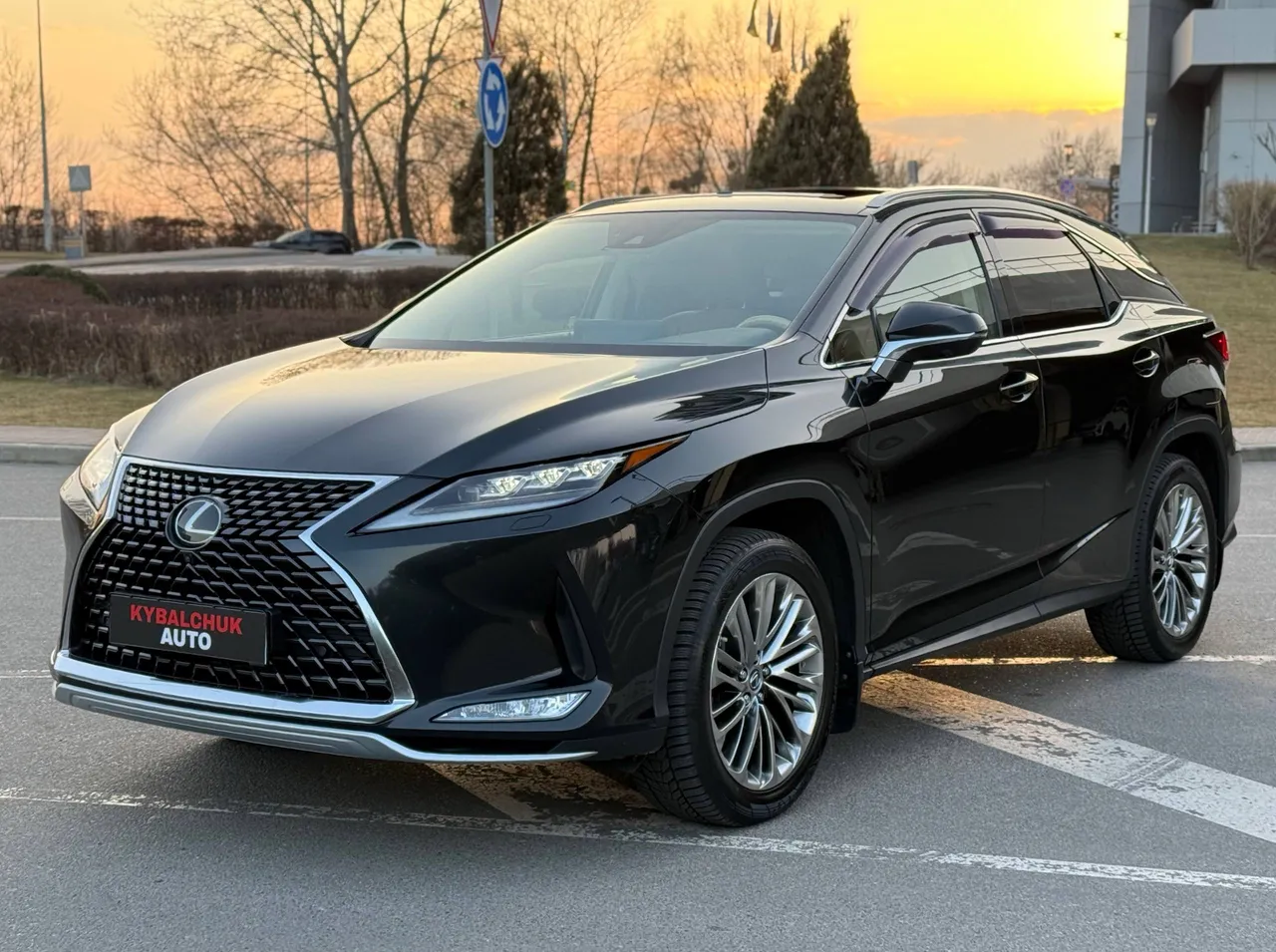 Lexus RX - фото 1