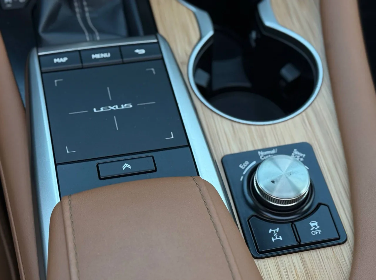 Lexus RX - фото 24