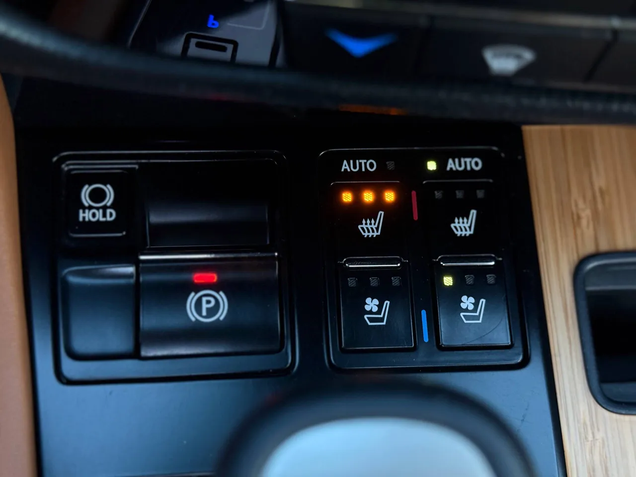 Lexus RX - фото 26