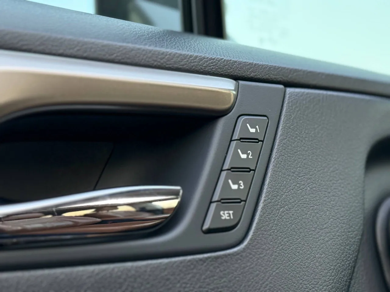 Lexus RX - фото 14