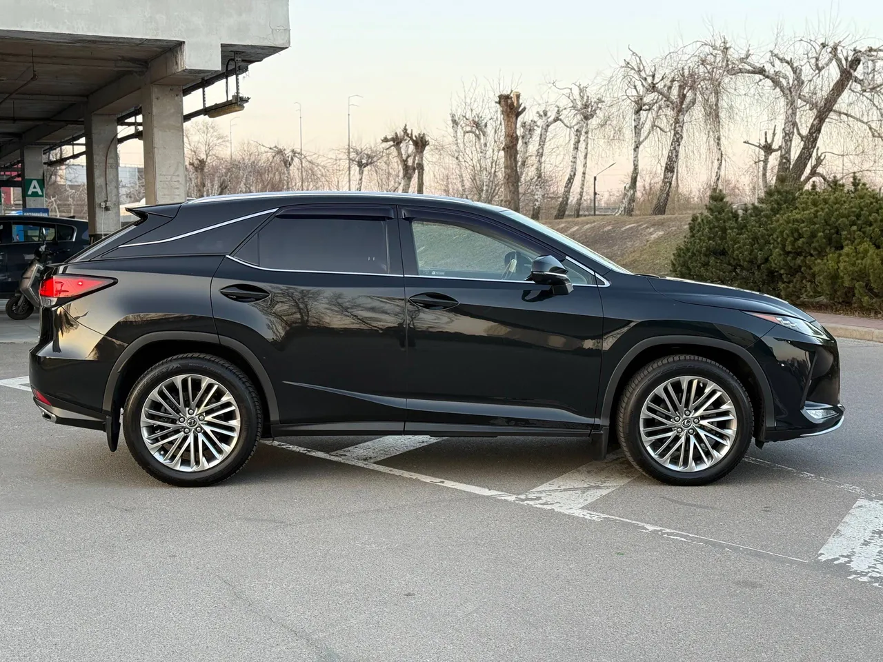 Lexus RX - фото 31