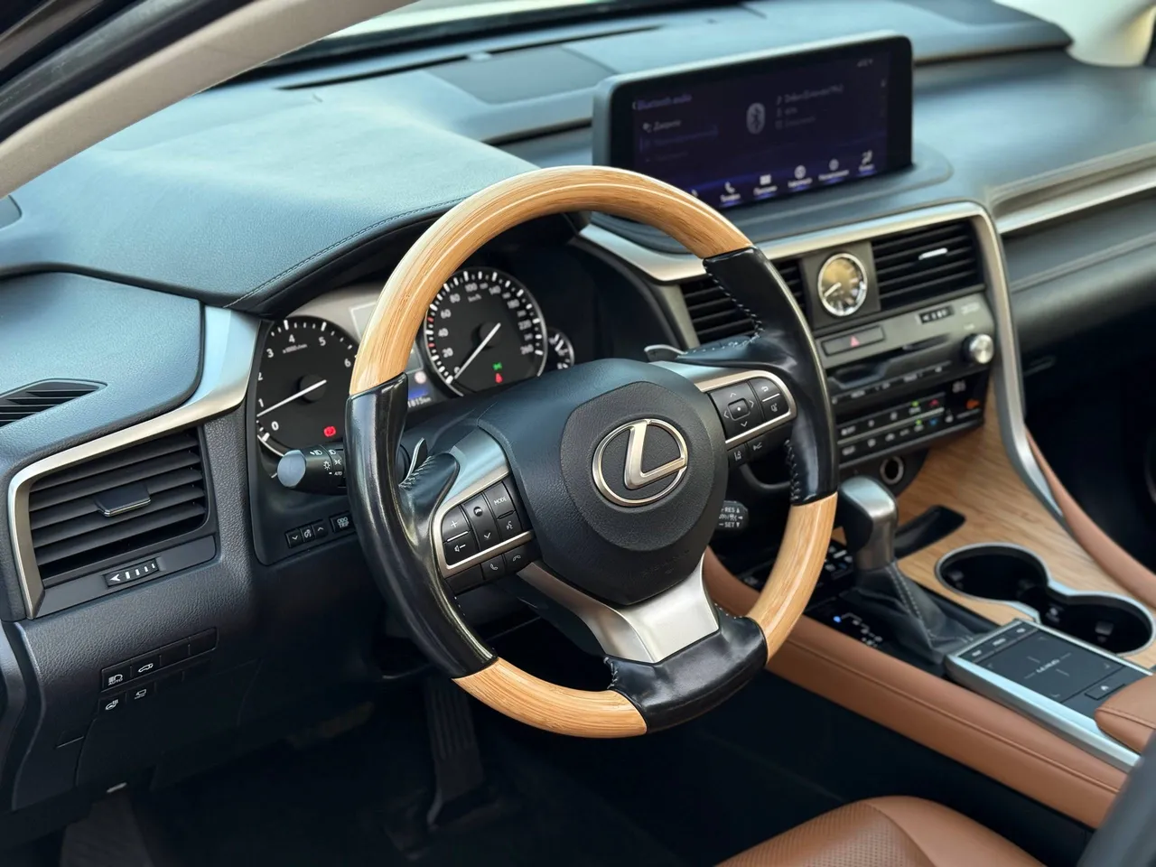 Lexus RX - фото 16